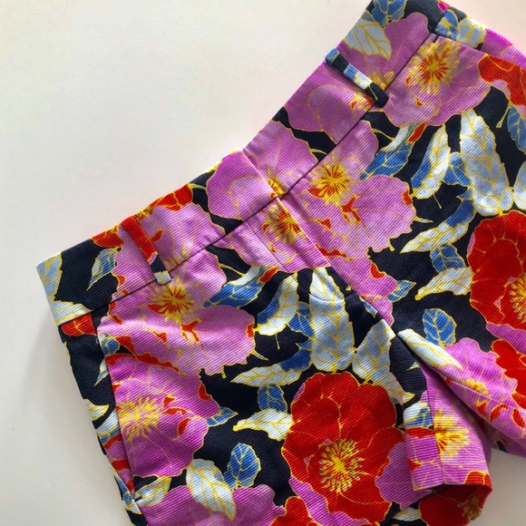 Floral Shorts - Picture 2 of 3